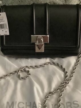 💕New Michael  Kors Padlock crossbody💕FINAL REDUCTION!!!!
